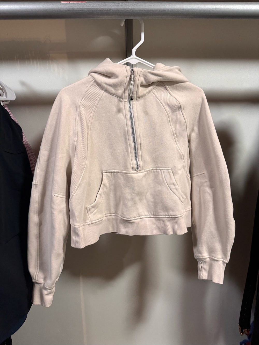 Lululemon athletica Light Beige/Bone Half-Zip Cropped Scuba XS/S